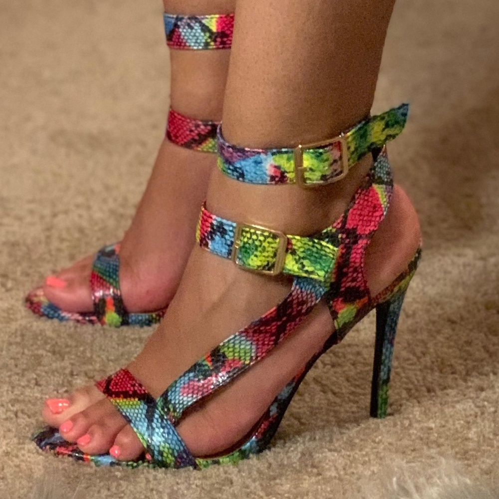 Mulit- Colored Snake Print Heel
